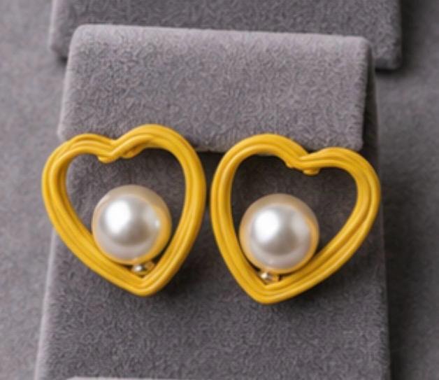 Heart Pearl Drop (BROWN)