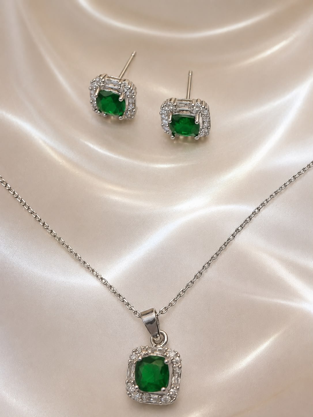 Emerald Glow Neacklace set
